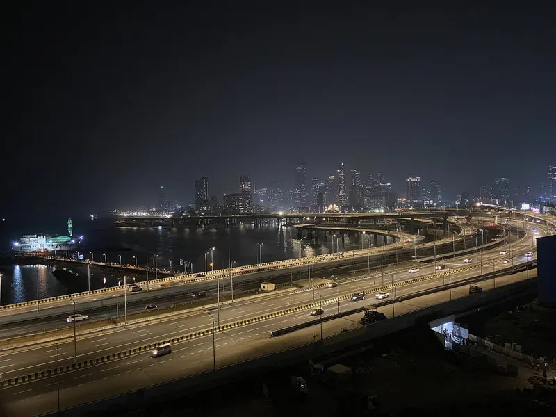 도심 고속도로 야경